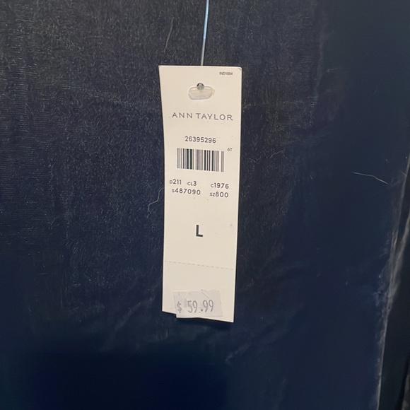 Ann Taylor short sleeve blue velvet top - Picture 6 of 8